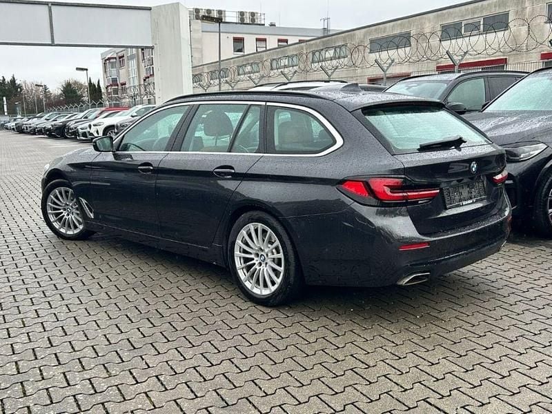 Gebraucht BMW 530 286 PS (210 kW) 2022 Grau Kombi