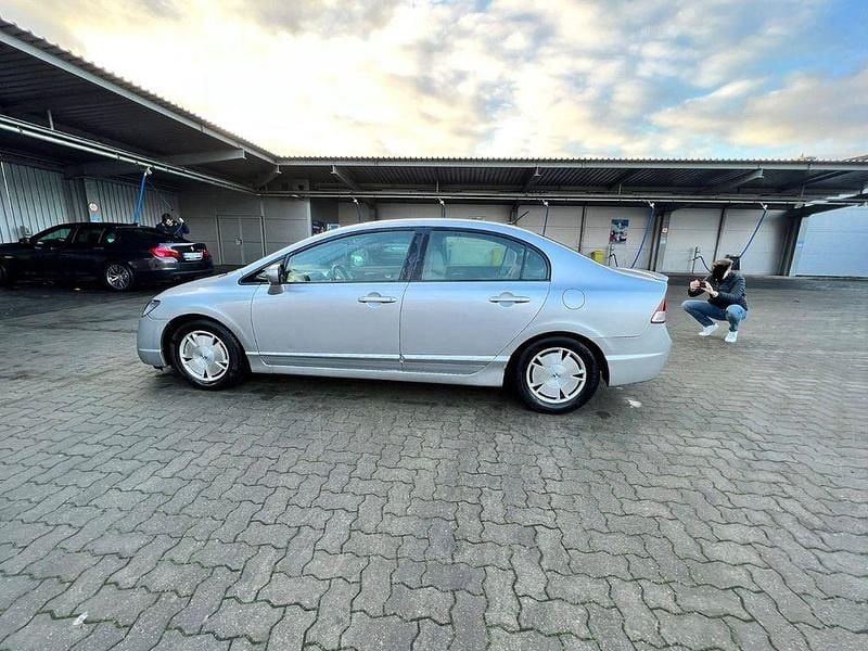 Second-hand Honda Civic Hybrid 116 CP (85 kW) 2007 Argintiu Berlinǎ