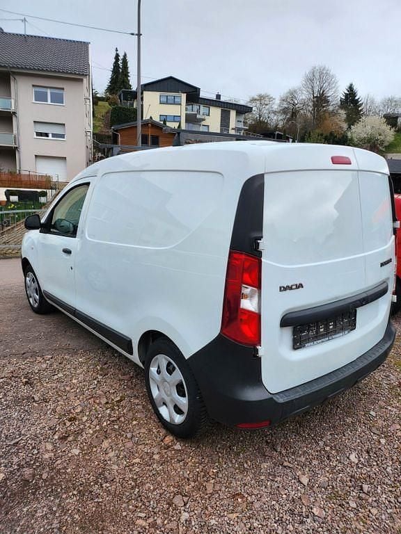 Gebraucht Dacia Dokker Express 90 PS (66 kW) 2017 Weiß Van