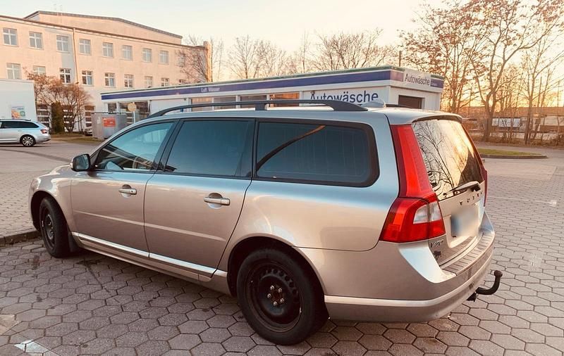 Gebraucht Volvo V70 2009 Gold Kombi