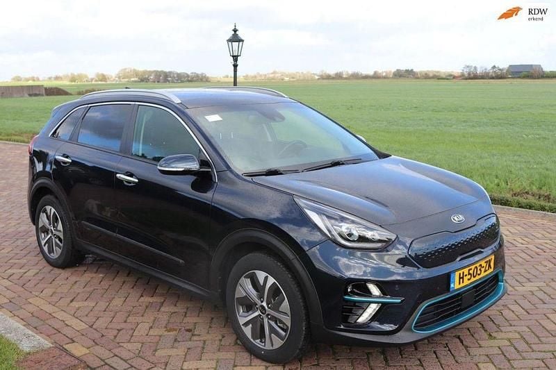 Blau Gebraucht 2020 Kia e-Niro 3 SUV | 19.965 € (Superpreis) - Bild 1/4