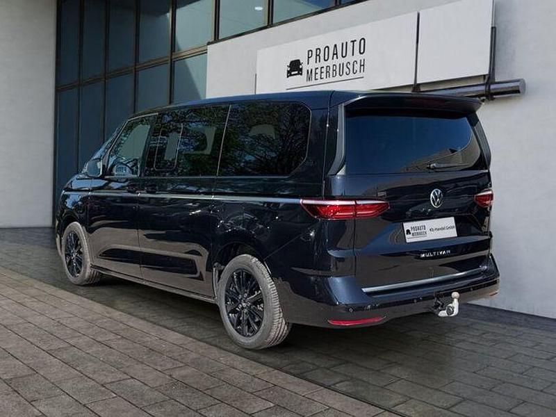 Second-hand VW Multivan Style 150 CP (110 kW) 2024 Negru Monovolum