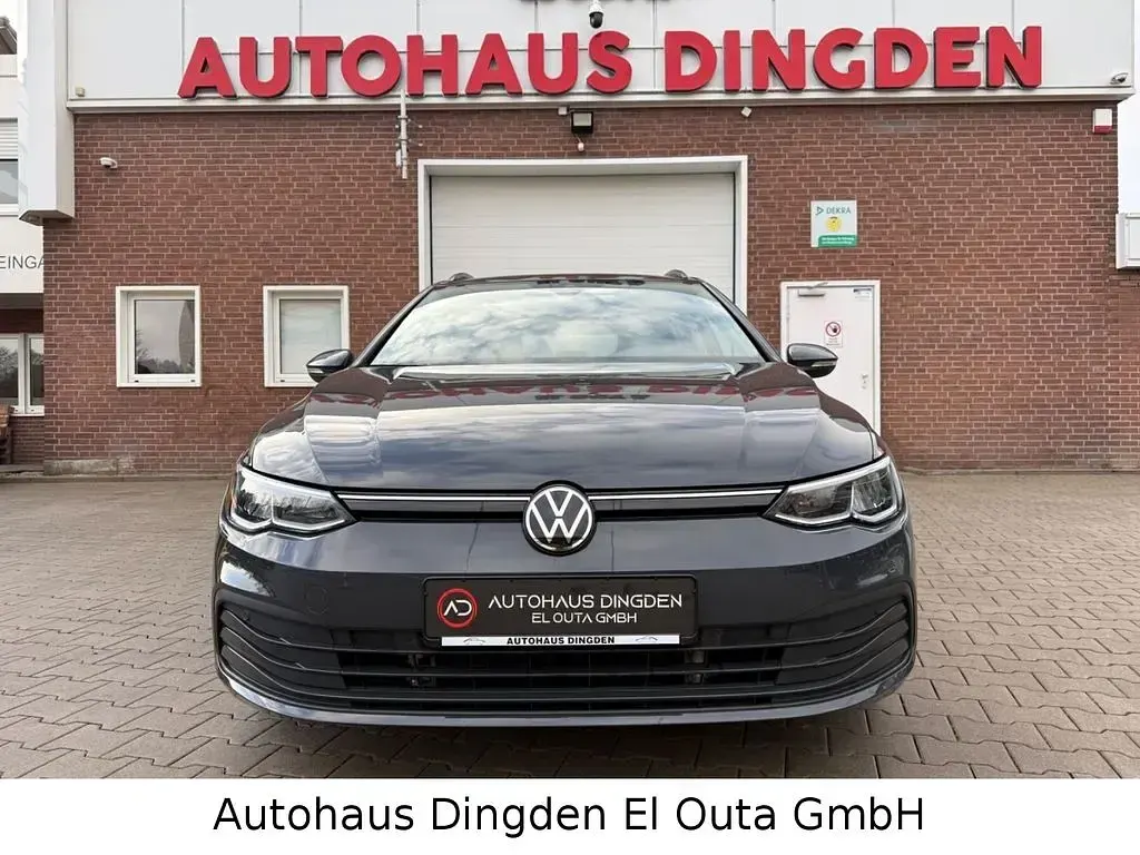 Gebraucht VW Golf VIII Life 150 PS (110 kW) 2021 Grau Kombi
