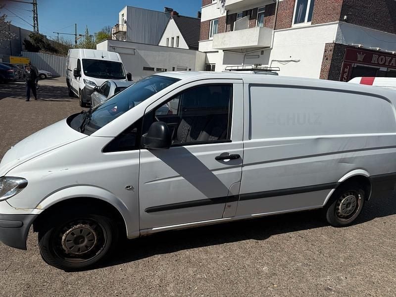 Weiß Gebraucht 2007 Mercedes Vito Van / Kleinbus | 2.600 € - Bild 1/4