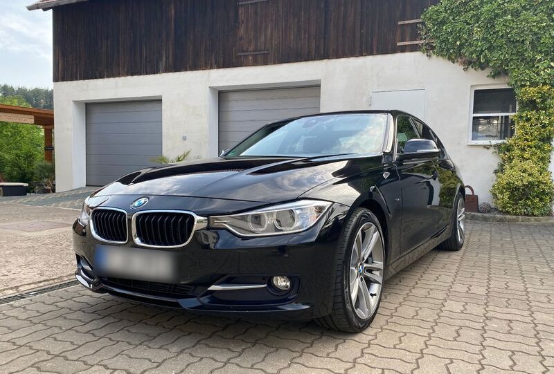 Schwarz Gebraucht 2013 BMW 320 Sport Line Limousine | 11.499 € (Fairer Preis) - Bild 1/4