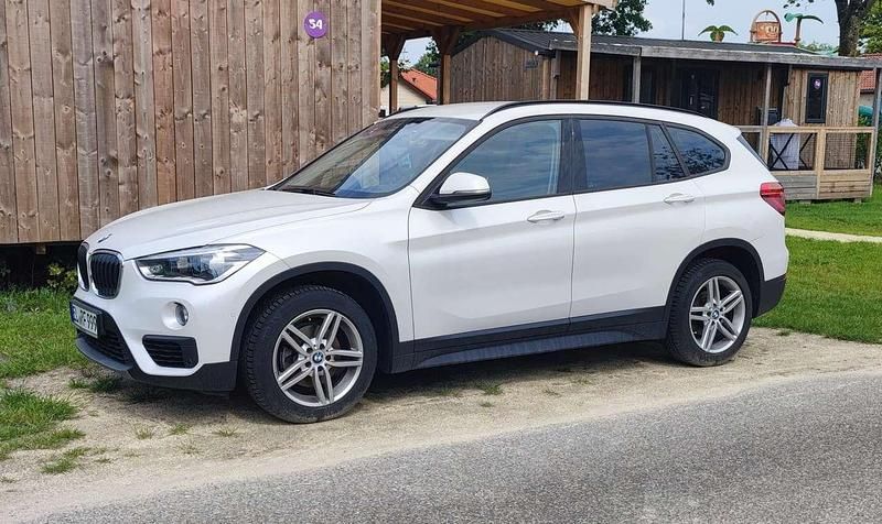 Weiß Gebraucht 2018 BMW X1 Advantage SUV | 22.222 € (Fairer Preis) - Bild 1/1