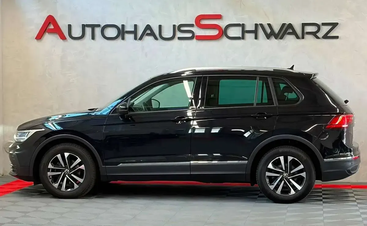 Gebraucht VW Tiguan United 150 PS (110 kW) 2020 Deep black perleffekt SUV
