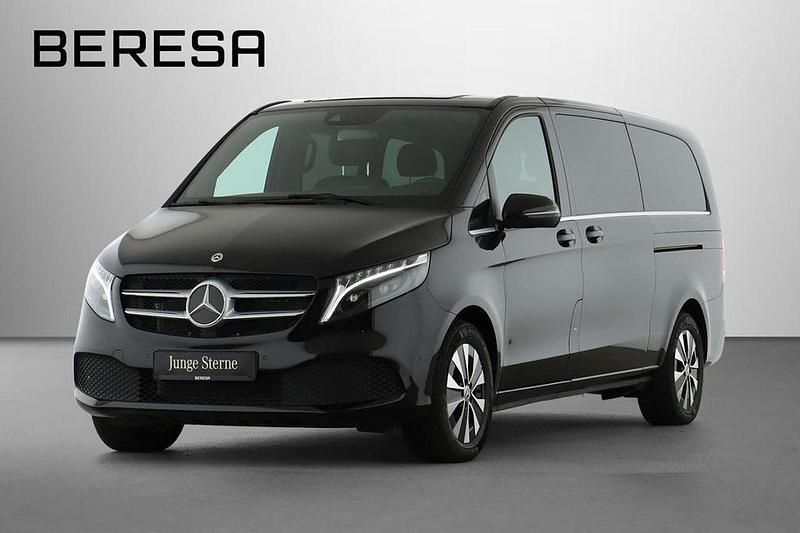 Schwarz Gebraucht 2023 Mercedes V300 Avantgarde Van / Kleinbus | 63.480 € (Etwas zu teuer) - Bild 1/4