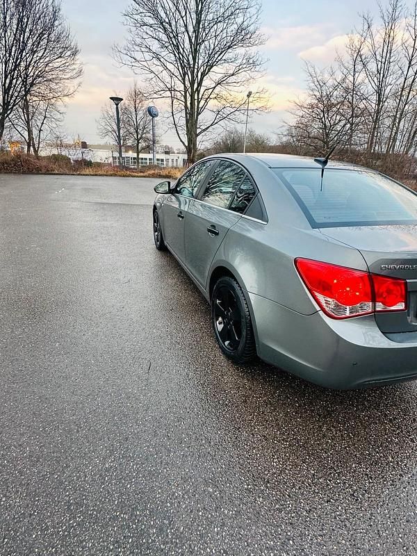Gebraucht Chevrolet Cruze 163 PS (119 kW) 2012 Andere farben Limousine