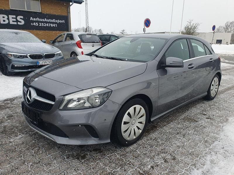 Gebraucht Mercedes A200 136 PS (100 kW) 2016 Grau Limousine