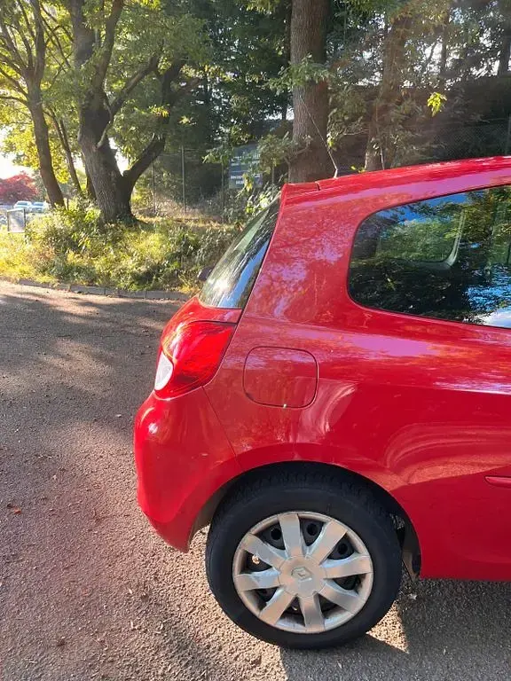 Gebraucht Renault Clio IV 75 PS (55 kW) 2012 Rot Limousine