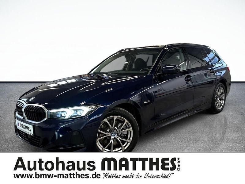 Gebraucht BMW 330e Shadowline 184 PS (135 kW) 2022 Blau Kombi