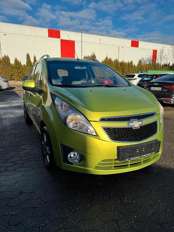 Gebraucht Chevrolet Spark 60 PS (44 kW) 2010 Grün Kleinwagen