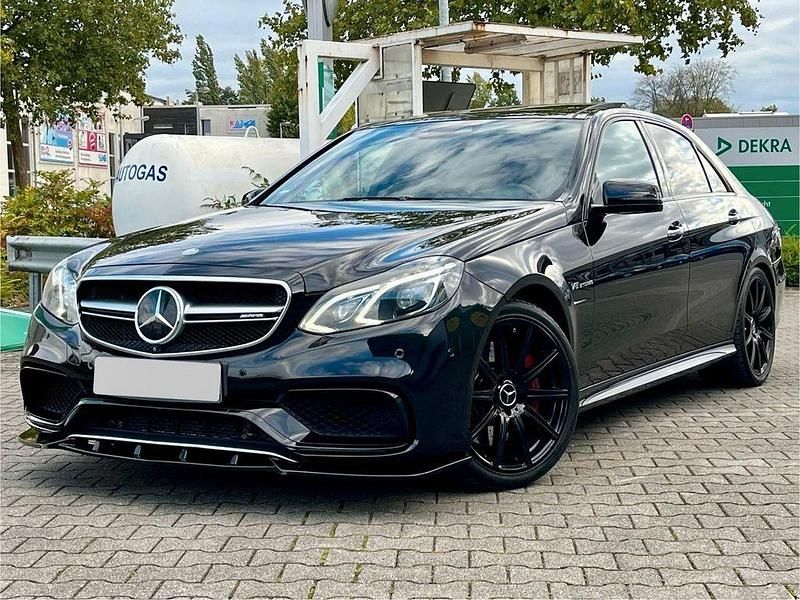 Schwarz Gebraucht 2014 Mercedes E63 AMG AMG Limousine | 30.000 € - Bild 1/4