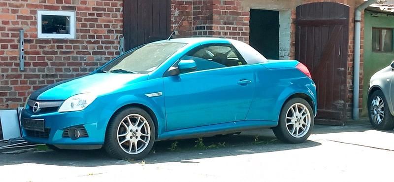 Blau Gebraucht 2007 Opel Tigra Cabrio | 1.999 € - Bild 1/4