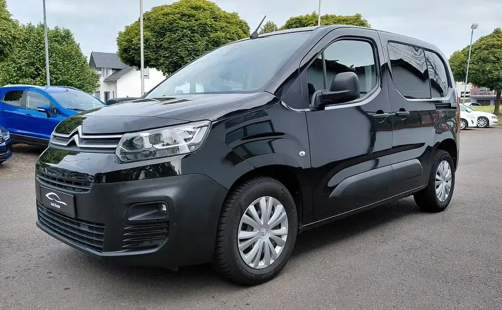 Gebraucht Citroën Berlingo 102 PS (75 kW) 2021 Schwarz Van / Kleinbus