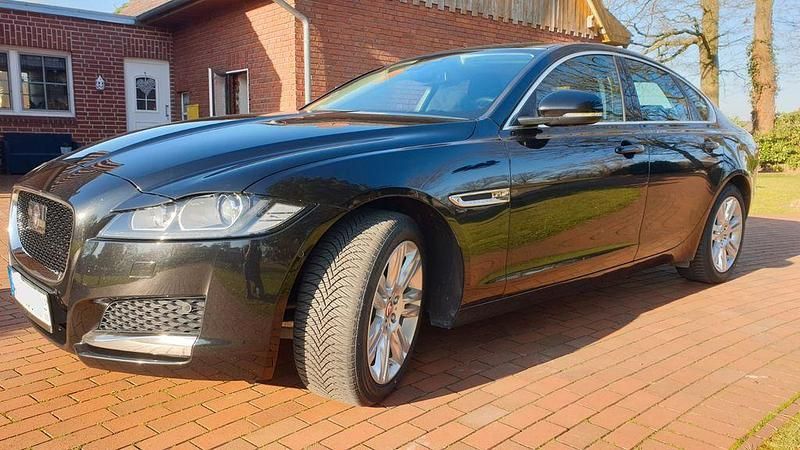 Gebraucht Jaguar XF Prestige 179 PS (131 kW) 2016 Schwarz Limousine