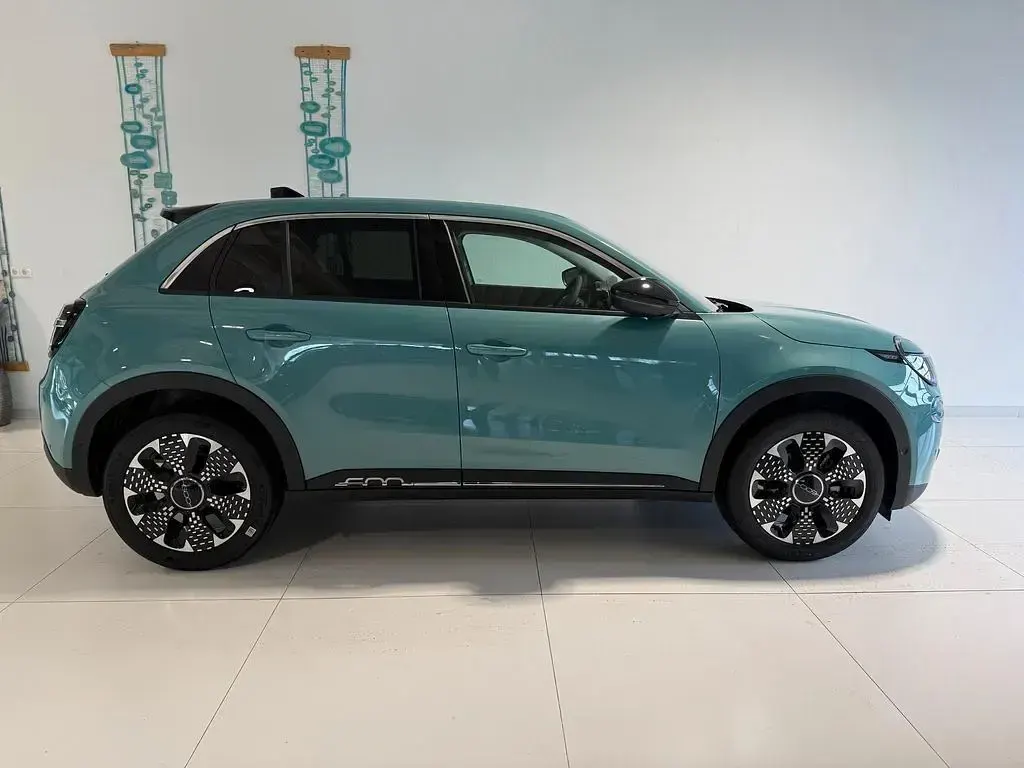 Neu Fiat 600 La Prima 145 PS (106 kW) 2025 (969 acqua blau/blau) SUV