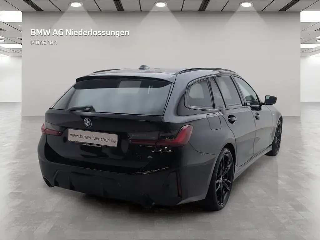 Gebraucht BMW 330 Performance 286 PS (210 kW) 2024 Schwarz Kombi