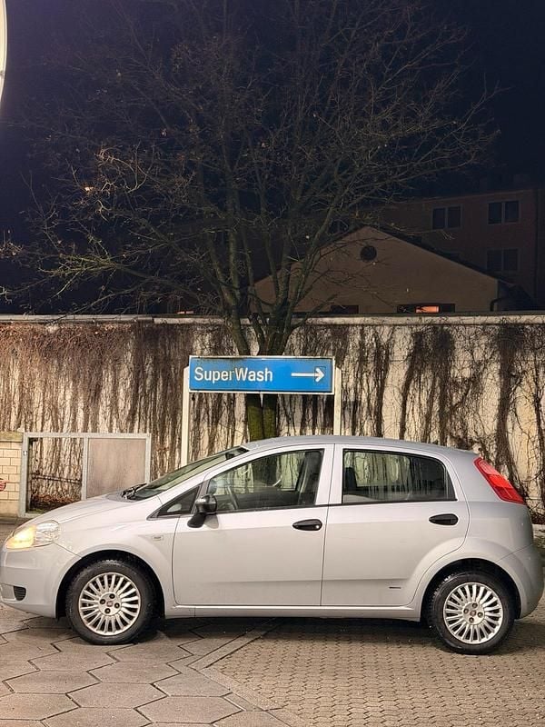 Gebraucht Fiat Punto 77 PS (56 kW) 2008 Silber Kleinwagen