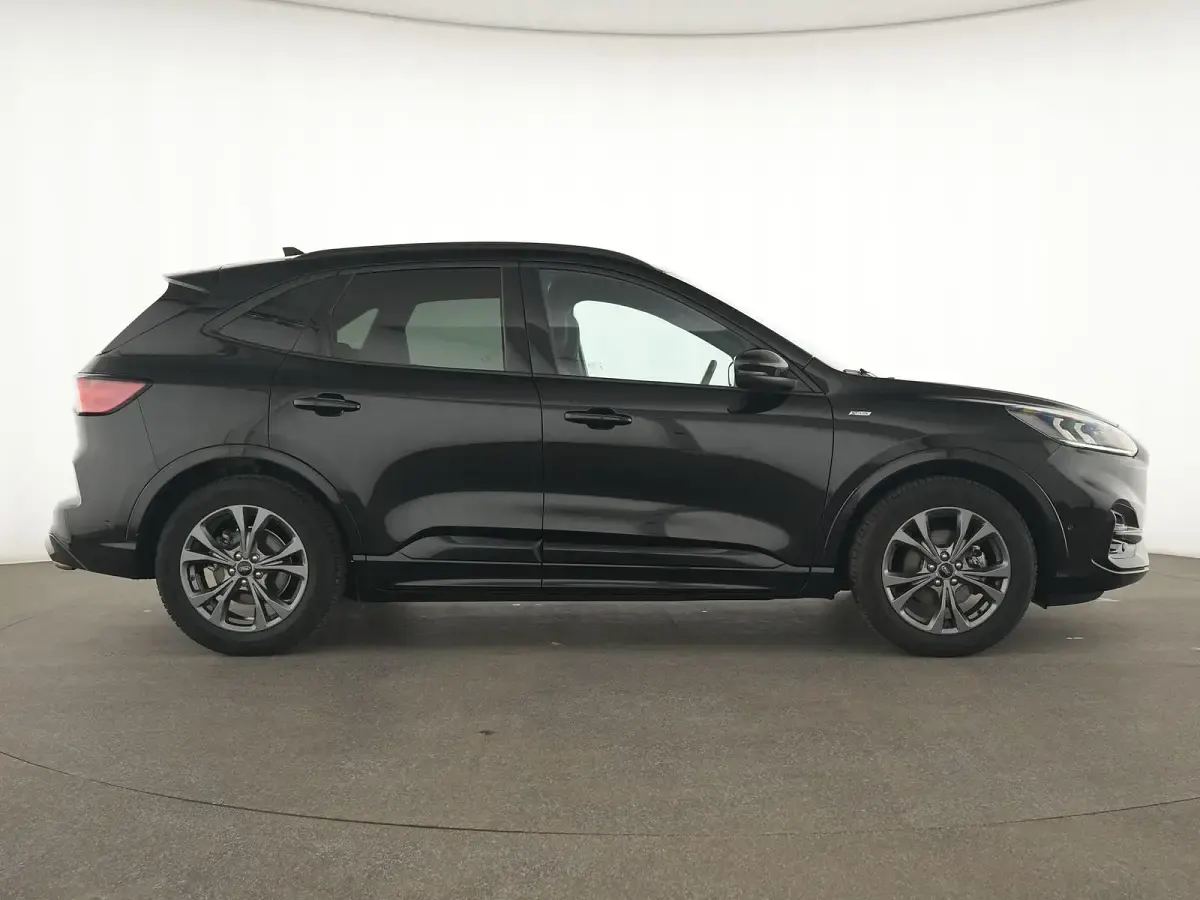 Gebraucht Ford Kuga ST-Line 120 PS (88 kW) 2021 Schwarz SUV