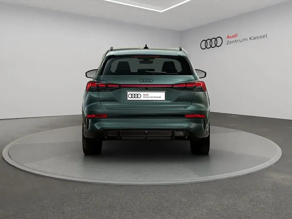 Neu Audi Q4 e-tron S-Line 210 kW (286 PS) 2026 Grün SUV