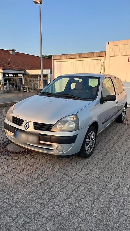 Gebraucht Renault Clio II 60 PS (44 kW) 2003 Silber Kleinwagen