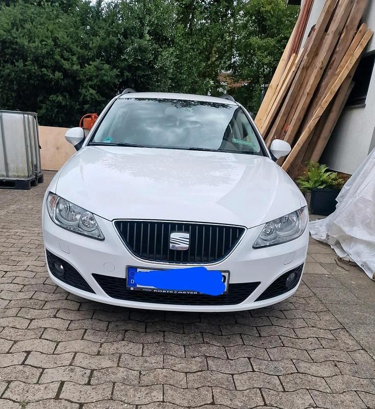Weiß Gebraucht 2011 Seat Exeo Kombi | 4.300 € (Guter Preis) - Bild 1/4