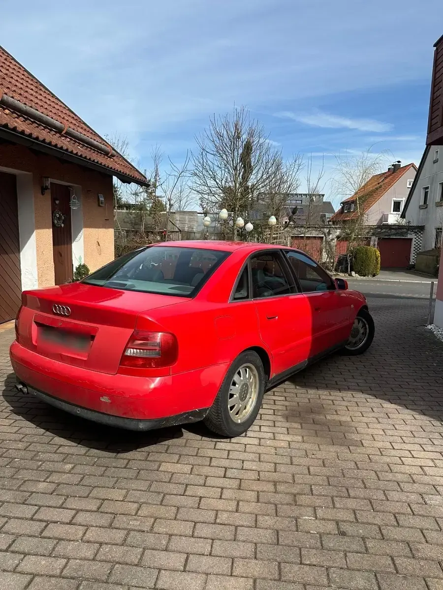 Gebraucht Audi A4 193 PS (141 kW) 1999 Rot Limousine