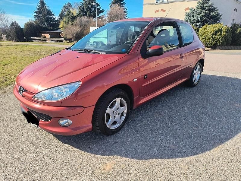 Gebraucht Peugeot 206 60 PS (44 kW) 2008 Rot Kleinwagen