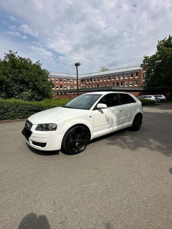 Weiß Gebraucht 2006 Audi A3 Limousine | 3.200 € (Fairer Preis) - Bild 1/4