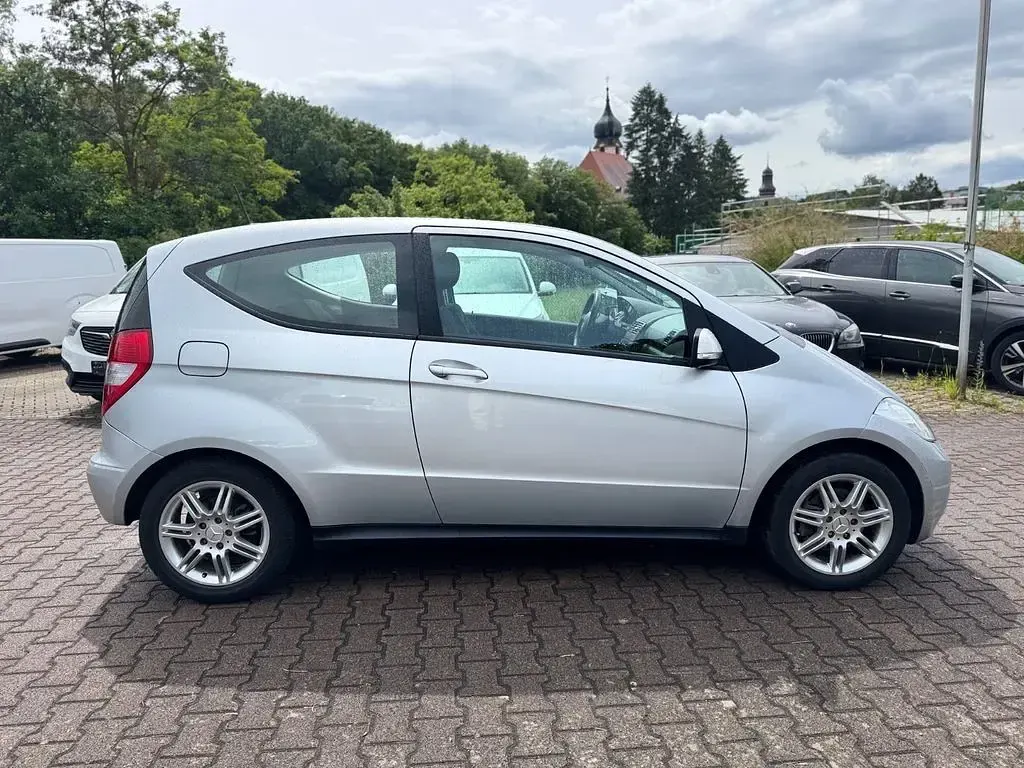 Gebraucht Mercedes A180 116 PS (85 kW) 2009 Silber Kleinwagen
