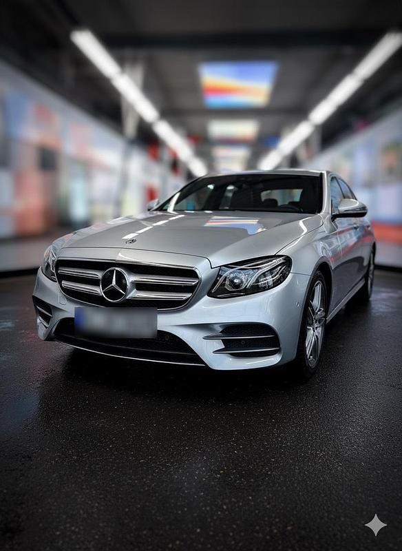 Andere farben Gebraucht 2019 Mercedes E200 Limousine | 27.500 € (Etwas zu teuer) - Bild 1/4