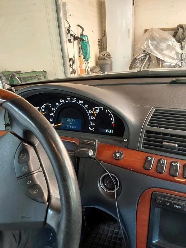 Usata Mercedes S320 224 CV (164 kW) 2001 Argento Berlina