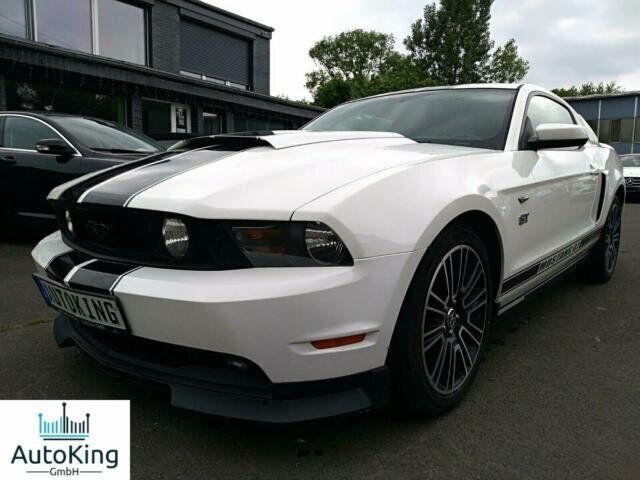 Gebraucht Ford Mustang GT 305 PS (224 kW) 2009 Weiß Coupé