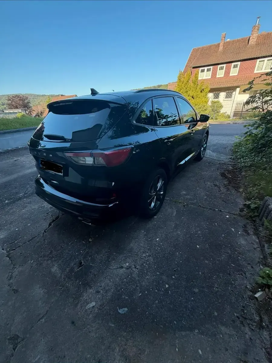 Gebraucht Ford Kuga ST-Line 120 PS (88 kW) 2022 Schwarz SUV