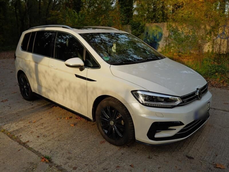 Weiß Gebraucht 2018 VW Touran R-line Van / Kleinbus | 24.300 € - Bild 1/4