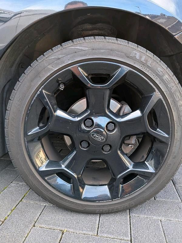 Second-hand Ford Ka 69 CP (50 kW) 2012 Negru Hatchback