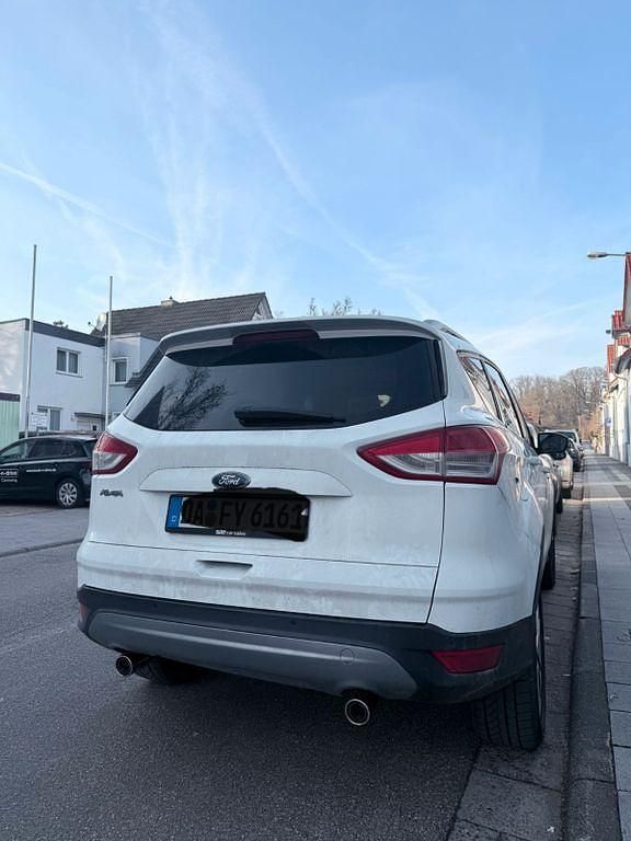 Gebraucht Ford Kuga Titanium 163 PS (119 kW) 2013 Weiß SUV