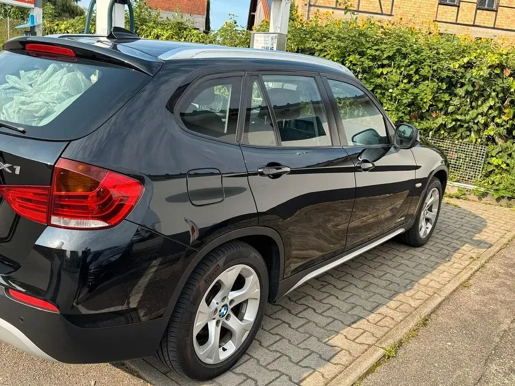 Gebraucht BMW X1 143 PS (105 kW) 2012 Schwarz SUV