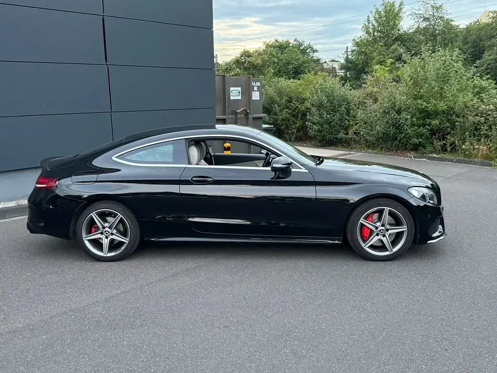 Gebraucht Mercedes C250 AMG line 211 PS (155 kW) 2017 Schwarz Coupé
