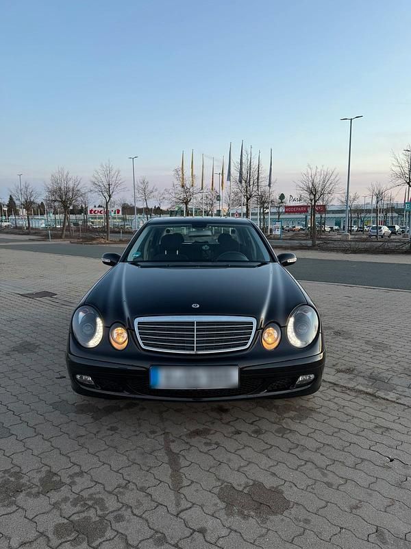 Gebraucht Mercedes E200 122 PS (89 kW) 2005 Schwarz Limousine