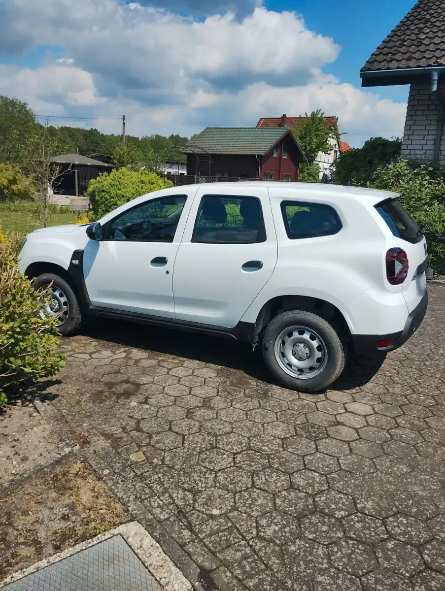 Second-hand Dacia Duster 91 CP (66 kW) 2022 Alb SUV
