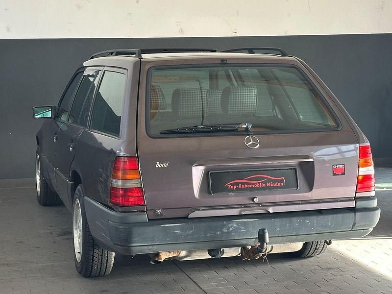 Second-hand Mercedes E250 90 CP (66 kW) 1991 Mov Break