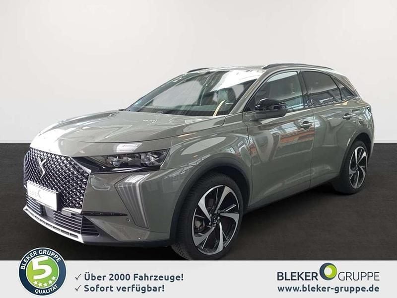 Seidengrau Gebraucht 2023 DS Automobiles DS7 Crossback Opera SUV | 35.980 € (Fairer Preis) - Bild 1/4