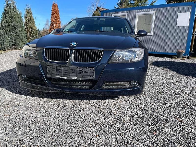 Gebraucht BMW 318 129 PS (94 kW) 2007 Blau Limousine