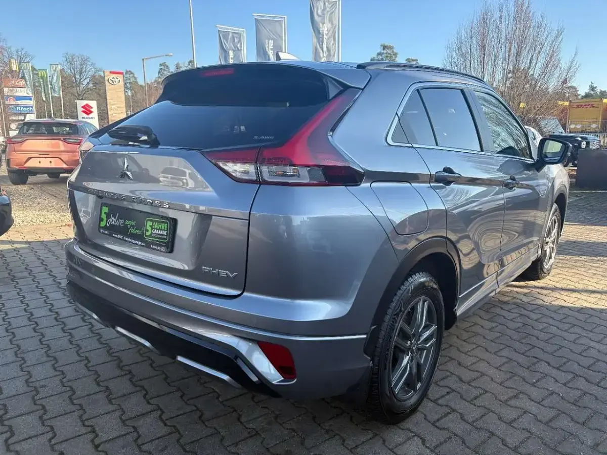 Używany Mitsubishi Eclipse Cross Select 188 KM (138 kW) 2023 Szary SUV