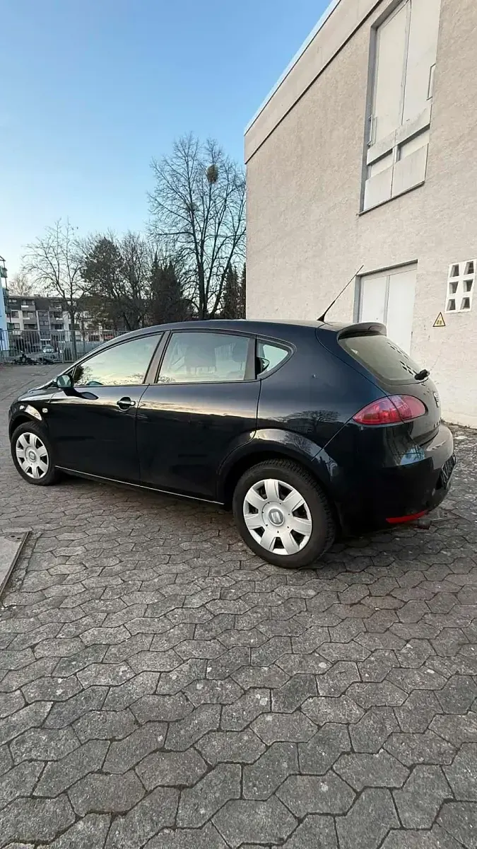 Second-hand Seat Leon 105 CP (77 kW) 2006 Negru Hatchback