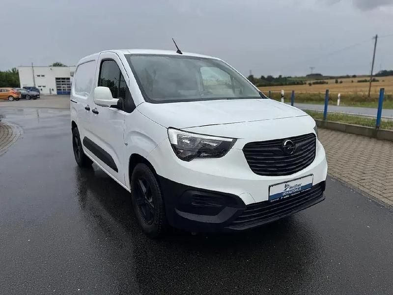 Gebraucht Opel Combo Edition 102 PS (75 kW) 2020 Jade weiss/arktis weiss Van / Kleinbus