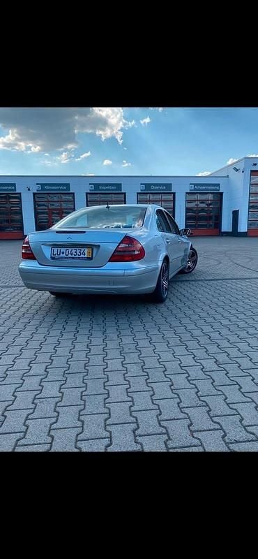 Gebraucht Mercedes E320 204 PS (150 kW) 2004 Silber Limousine